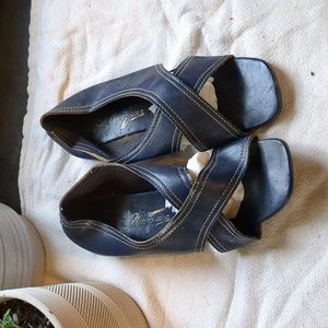 Vintage 1970's Navy Blue Pumps